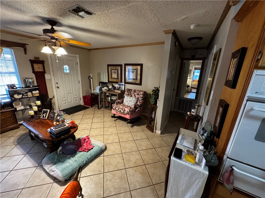 511 N Dr E E Dunlap St Property Photo 4