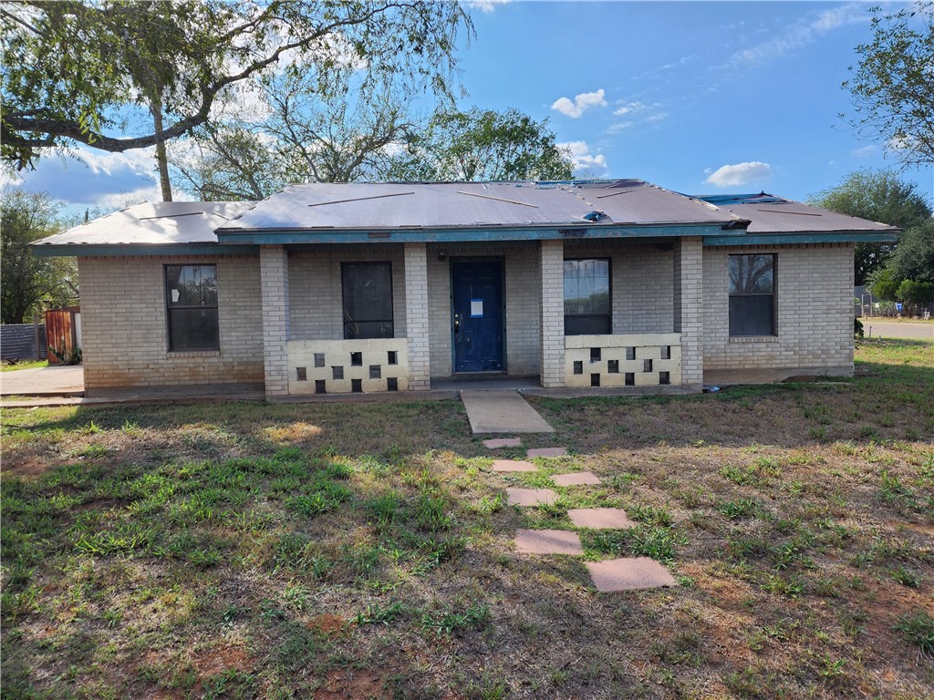 511 E Gruy Property Photo 1