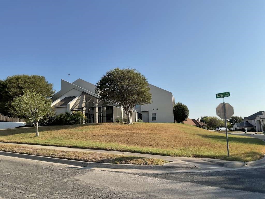 14722 Beal Dr Property Photo 2