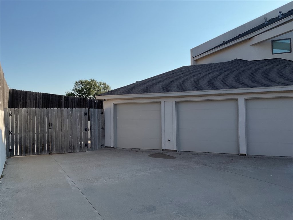 14722 Beal Dr Property Photo 4