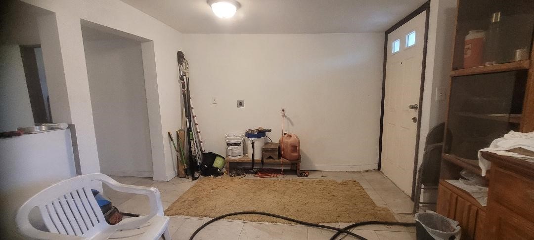 801 S Ann St Property Photo 8