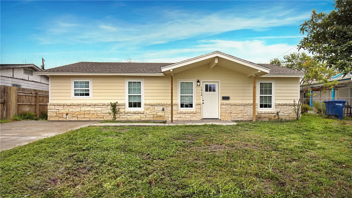 1914 Darcey Dr Property Photo 1