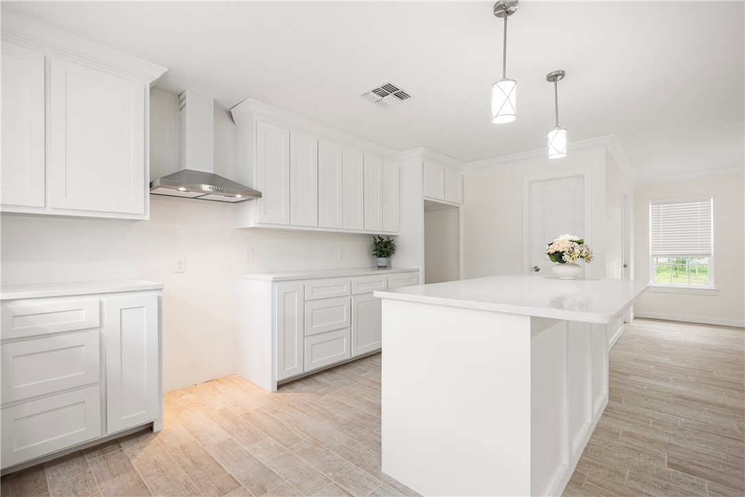 1914 Darcey Dr Property Photo 4