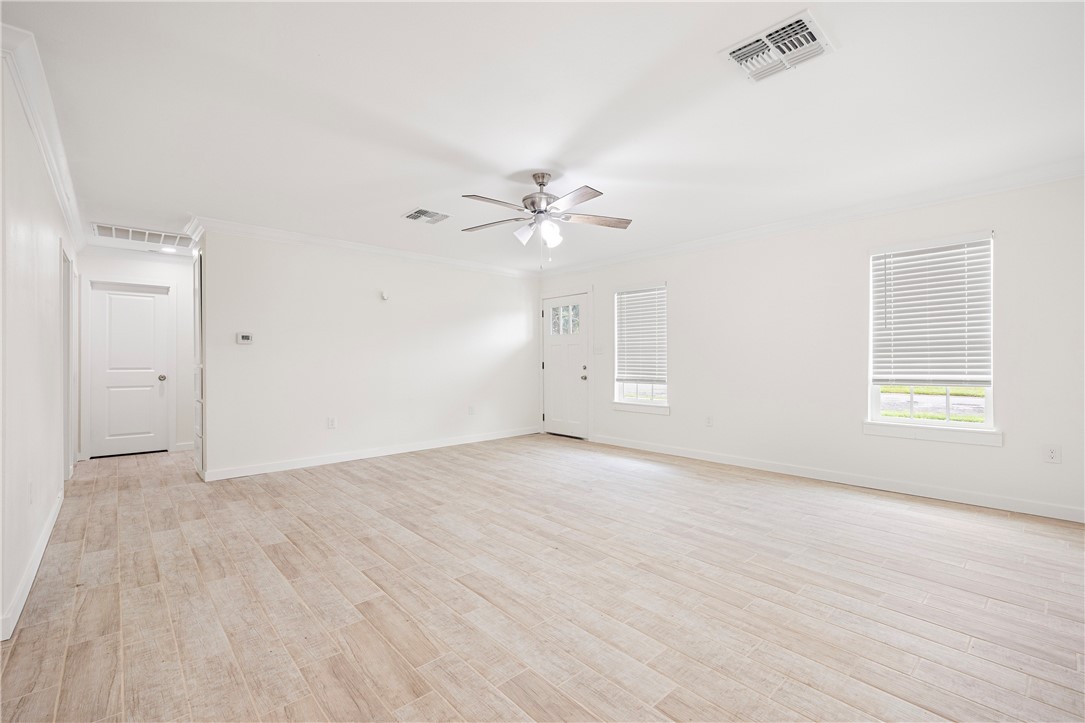 1914 Darcey Dr Property Photo 6