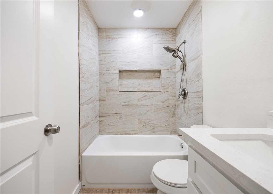 1914 Darcey Dr Property Photo 8