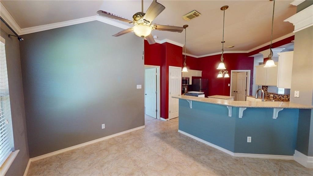 5925 Bishops Mill Dr Property Photo 4