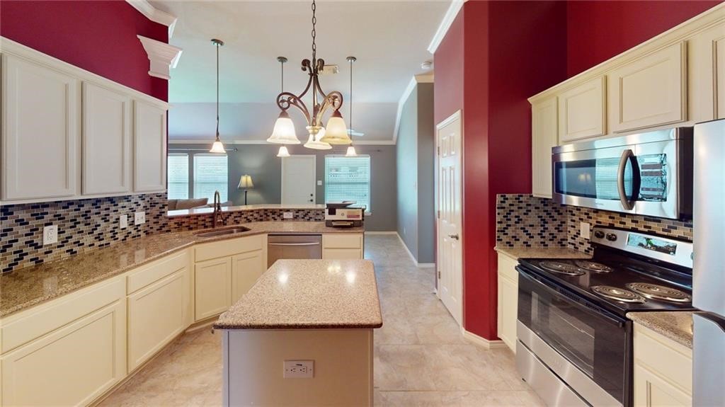 5925 Bishops Mill Dr Property Photo 6