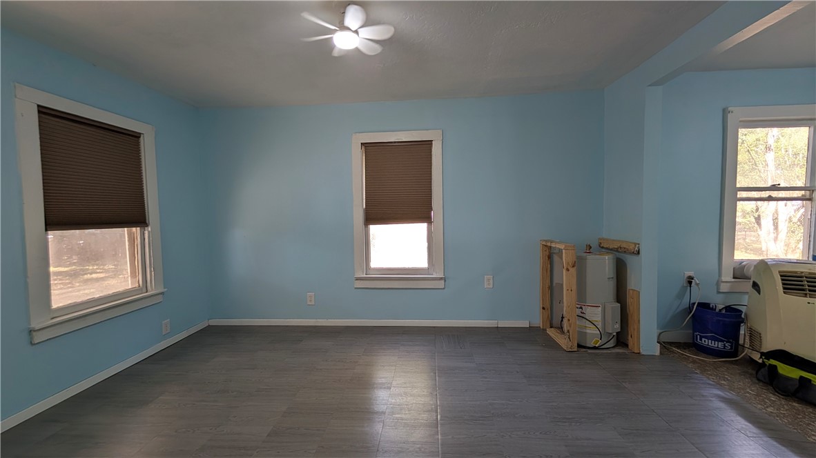 916 E Henrietta Ave Property Photo 7