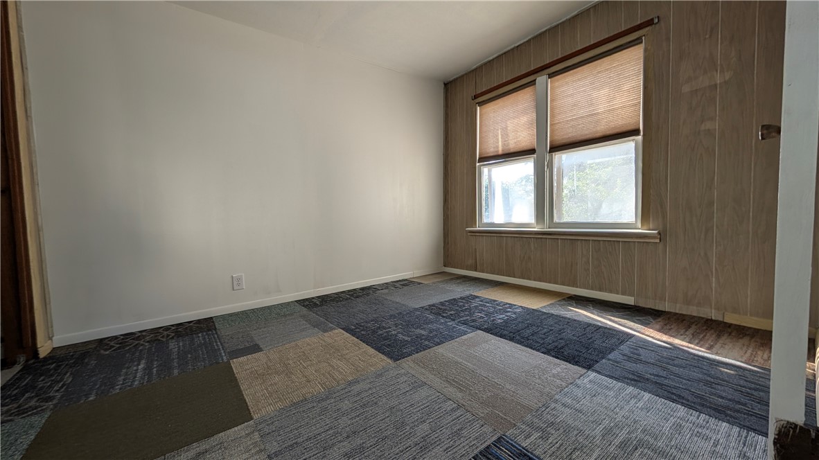 916 E Henrietta Ave Property Photo 13