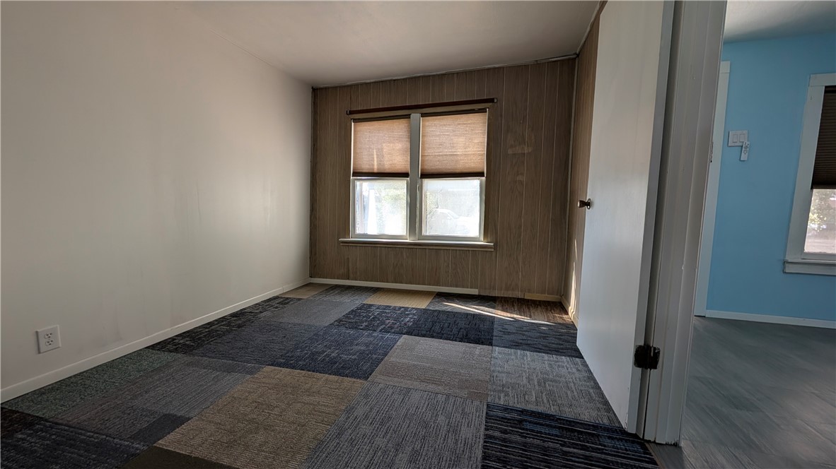 916 E Henrietta Ave Property Photo 15