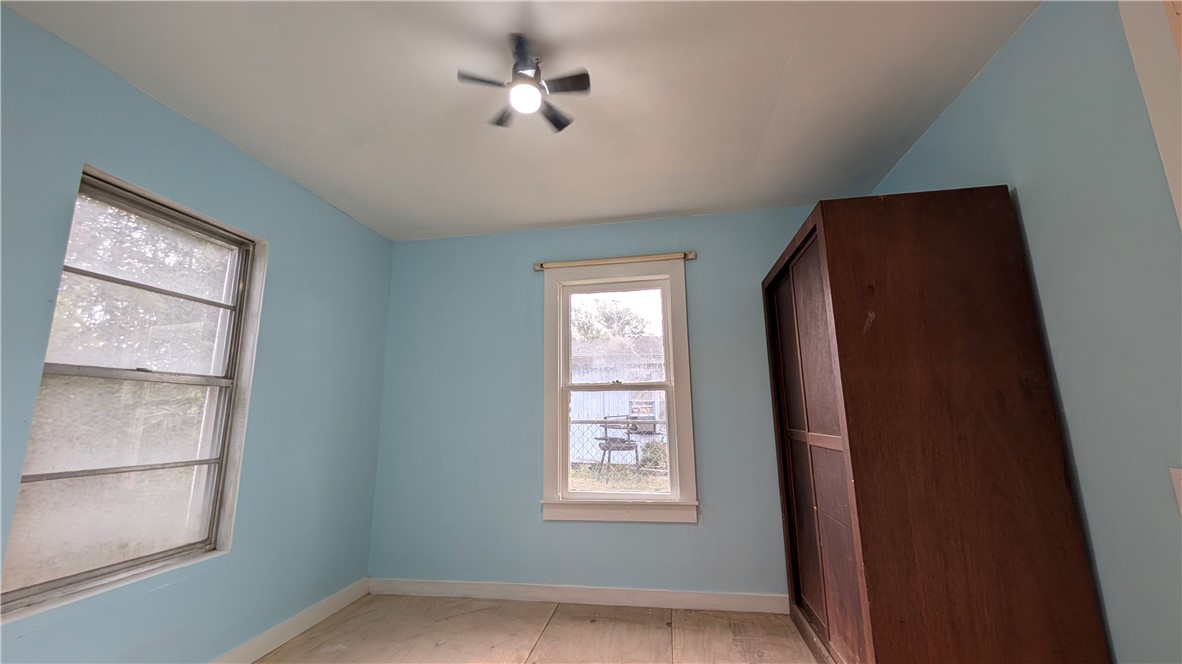 916 E Henrietta Ave Property Photo 17