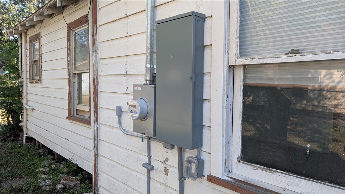 916 E Henrietta Ave Property Photo 22