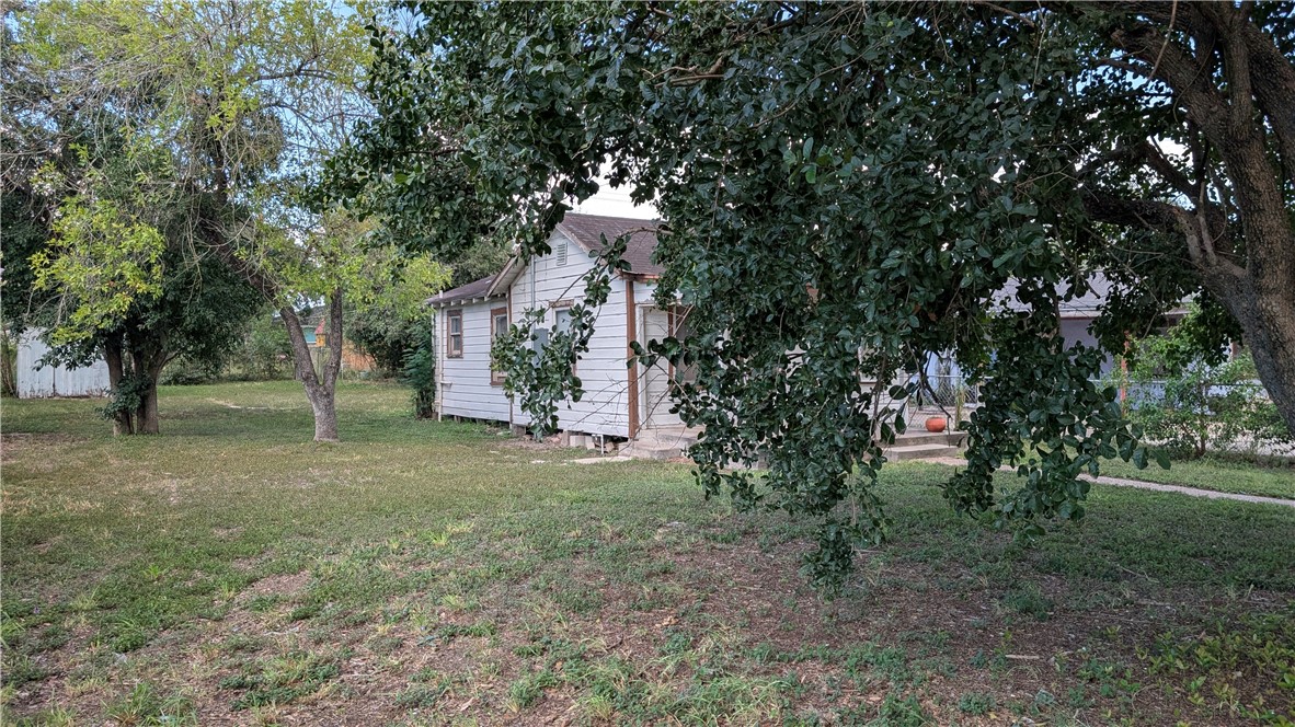 916 E Henrietta Ave Property Photo 23