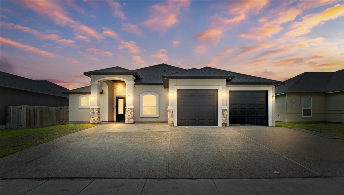 9505 Royal Oak Dr Property Photo 1