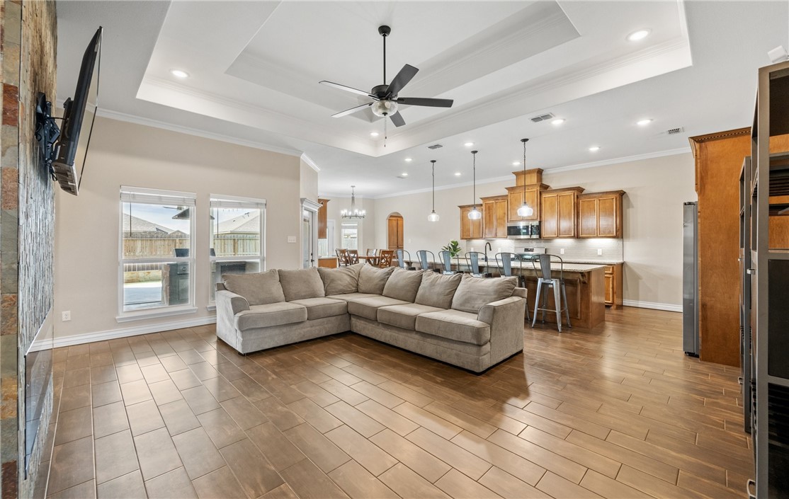 9505 Royal Oak Dr Property Photo 3