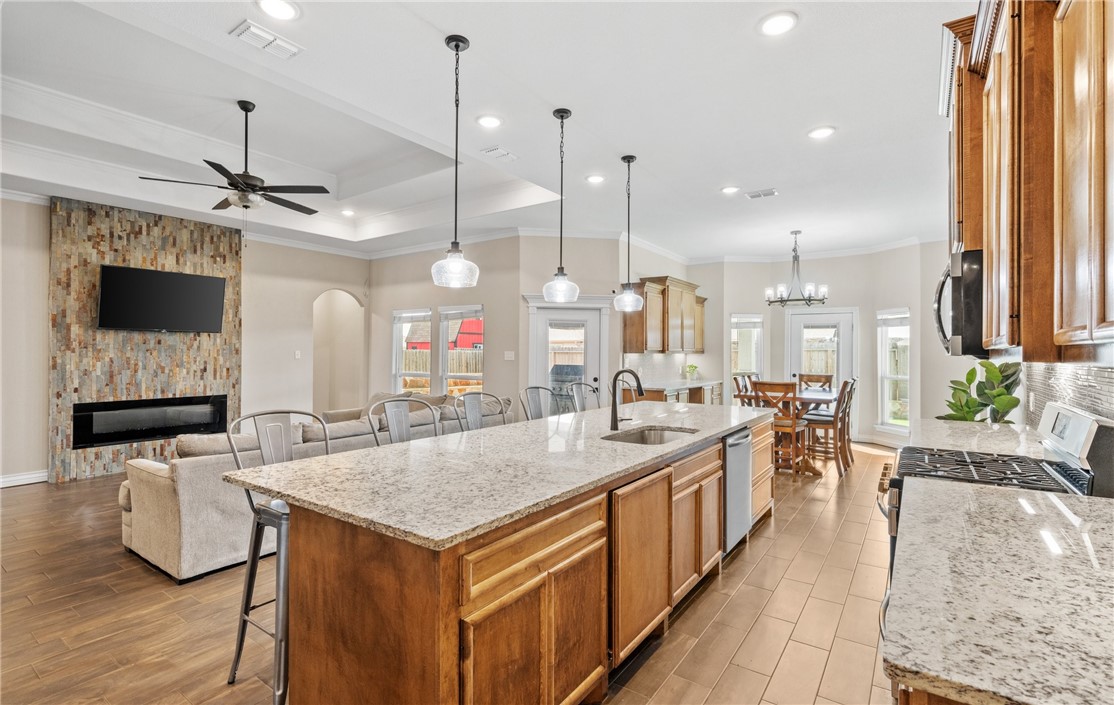 9505 Royal Oak Dr Property Photo 7