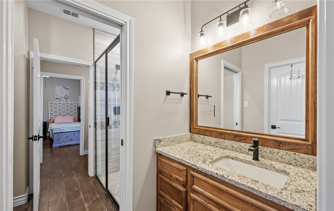 9505 Royal Oak Dr Property Photo 19