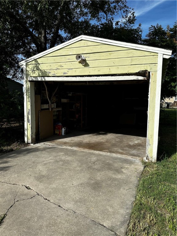 4206 Clinton Dr Property Photo 2