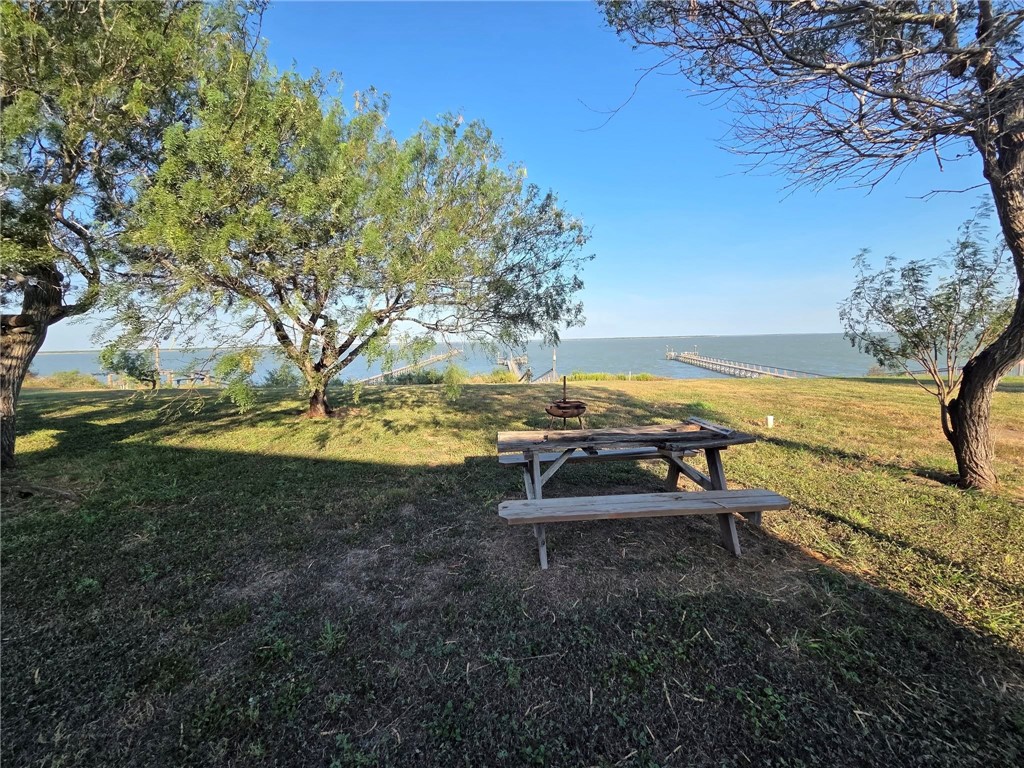 394 Bayside Estates Property Photo 23