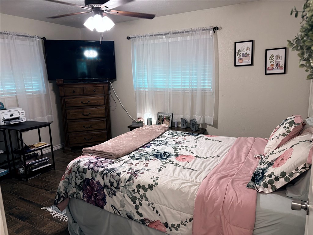 923 Lyndale St Property Photo 12