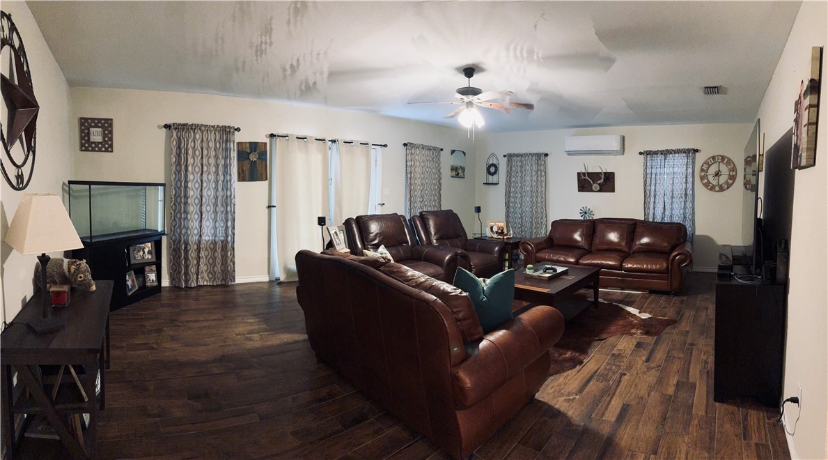 923 Lyndale St Property Photo 15