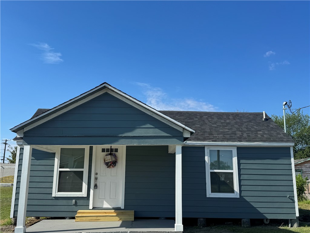 111 Alende St Property Photo 1