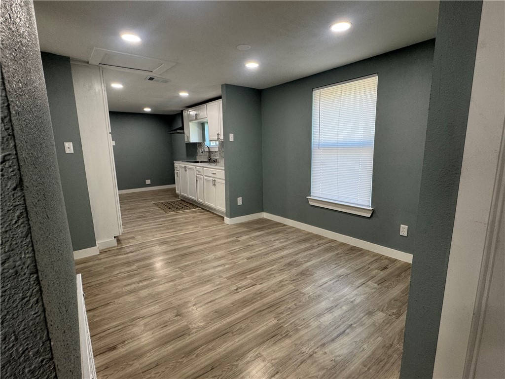 111 Alende St Property Photo 8