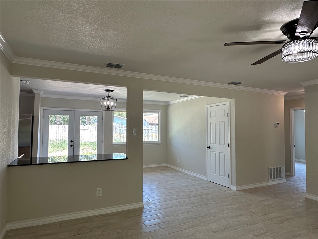 5822 Woodhaven Dr Property Photo 5