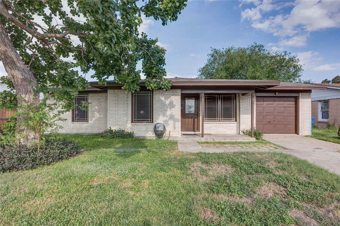 4917 Andover Dr Property Photo 1