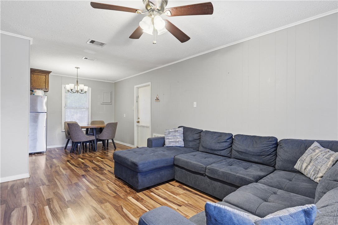 4917 Andover Dr Property Photo 3