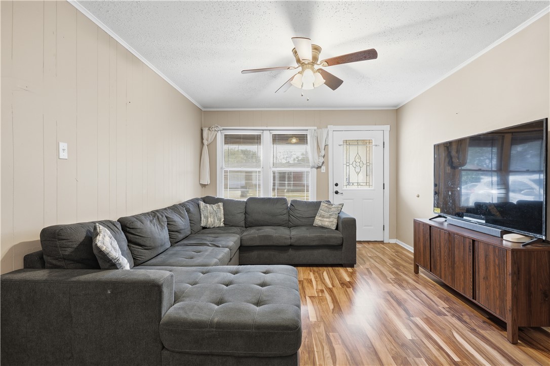 4917 Andover Dr Property Photo 6