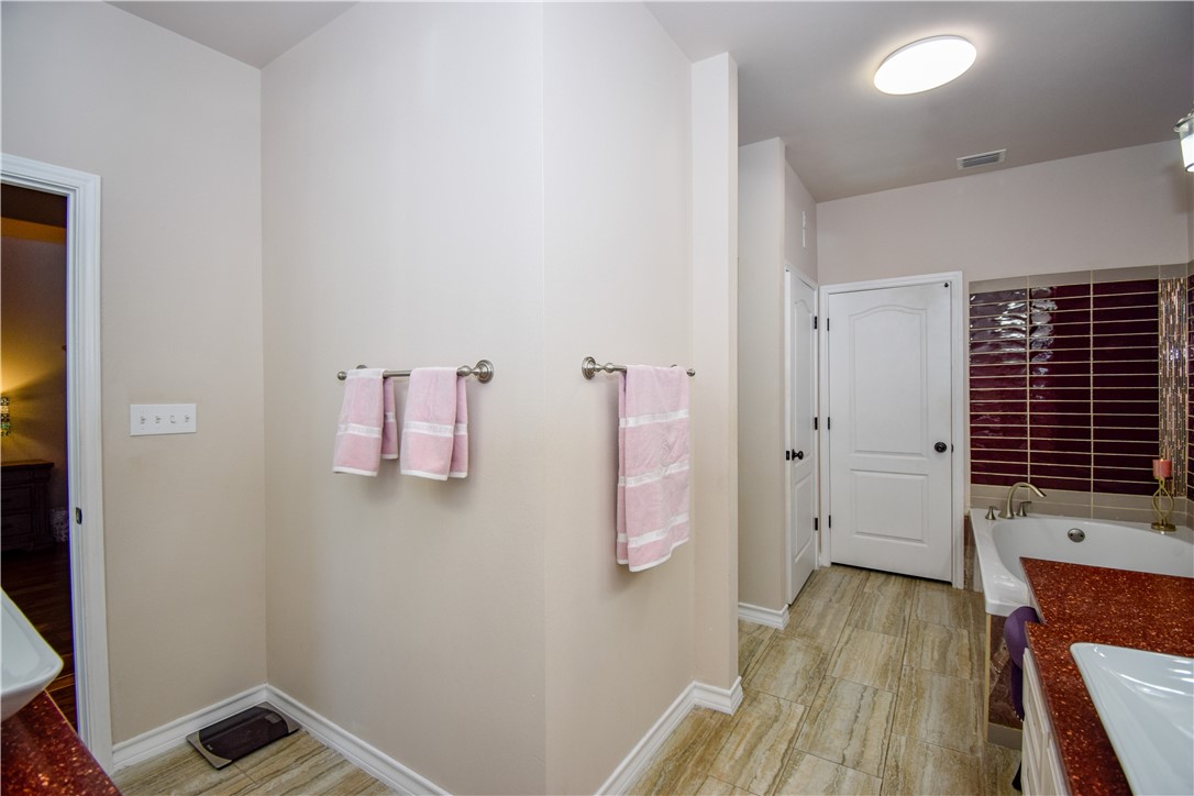 4002 Rayado Creek Dr Property Photo 23