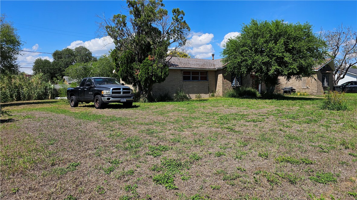 345 Bartlett Dr Property Photo 2