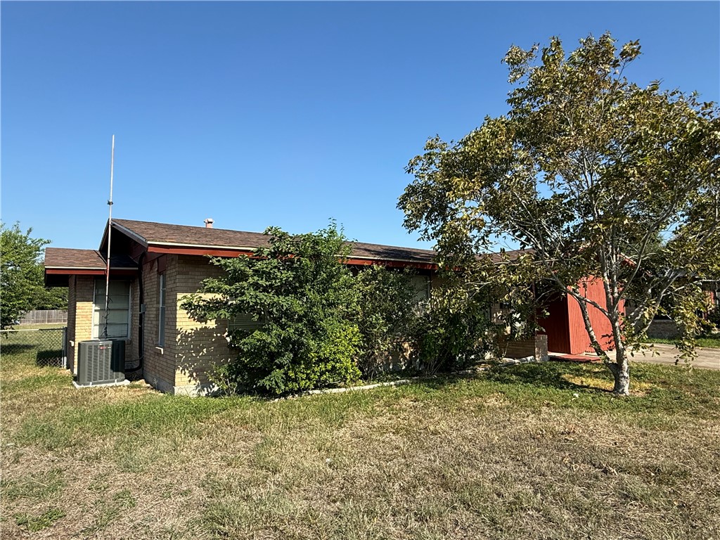 5729 Flynn Pkwy Property Photo 3