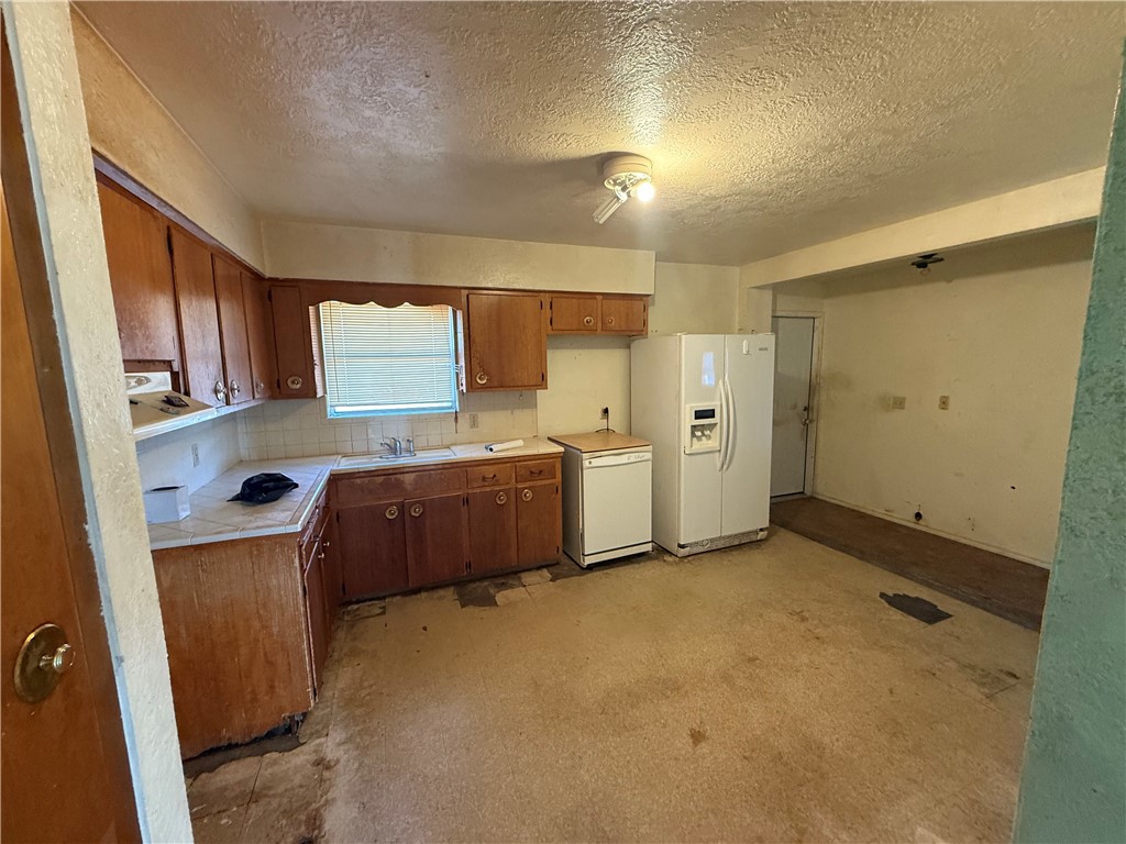 5729 Flynn Pkwy Property Photo 8