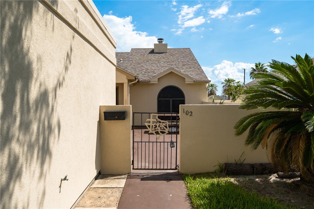 102 Sugar Creek Dr Property Photo 3