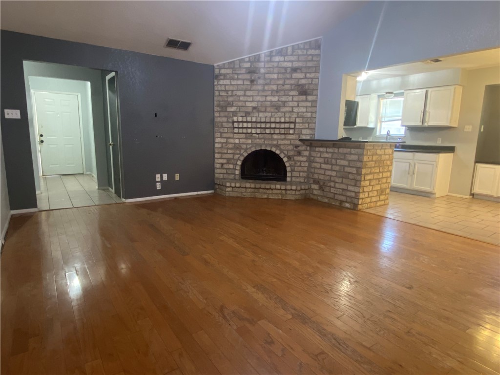 826 Saint Paul Property Photo 3