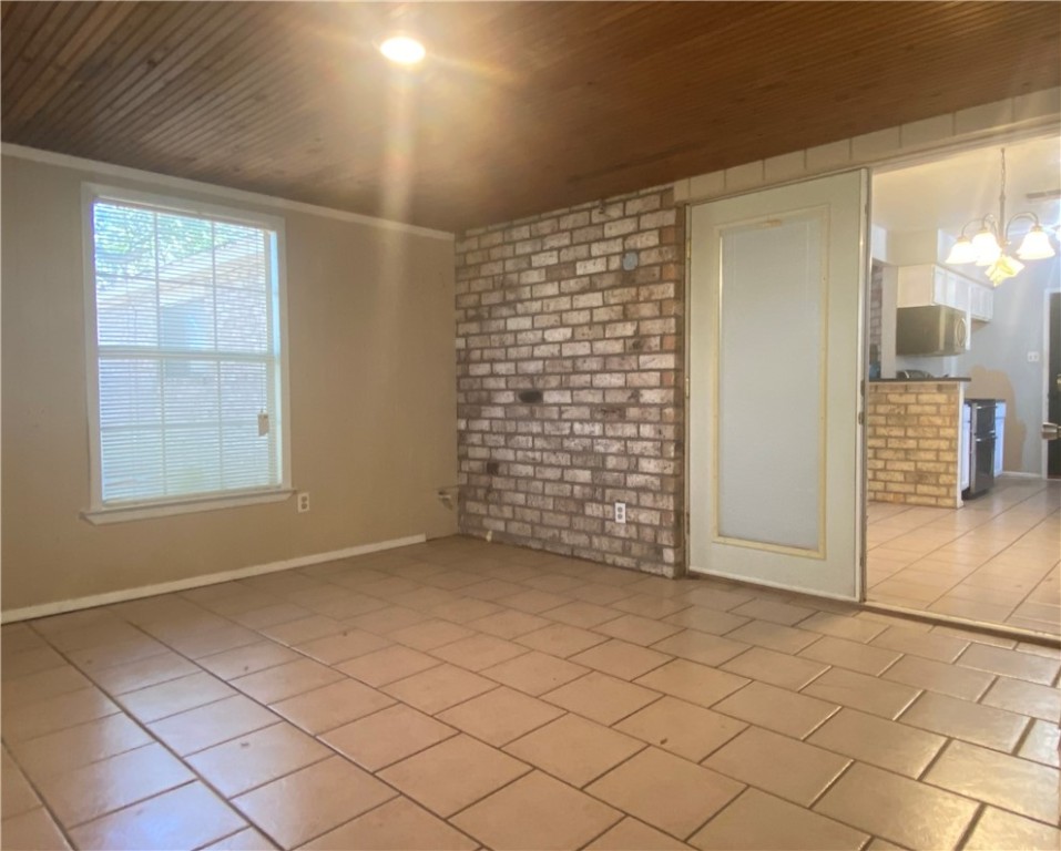 826 Saint Paul Property Photo 14