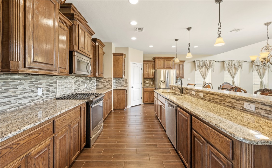 6025 Garden Court Property Photo 6