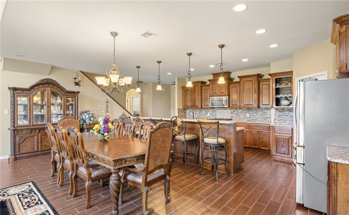 6025 Garden Court Property Photo 10