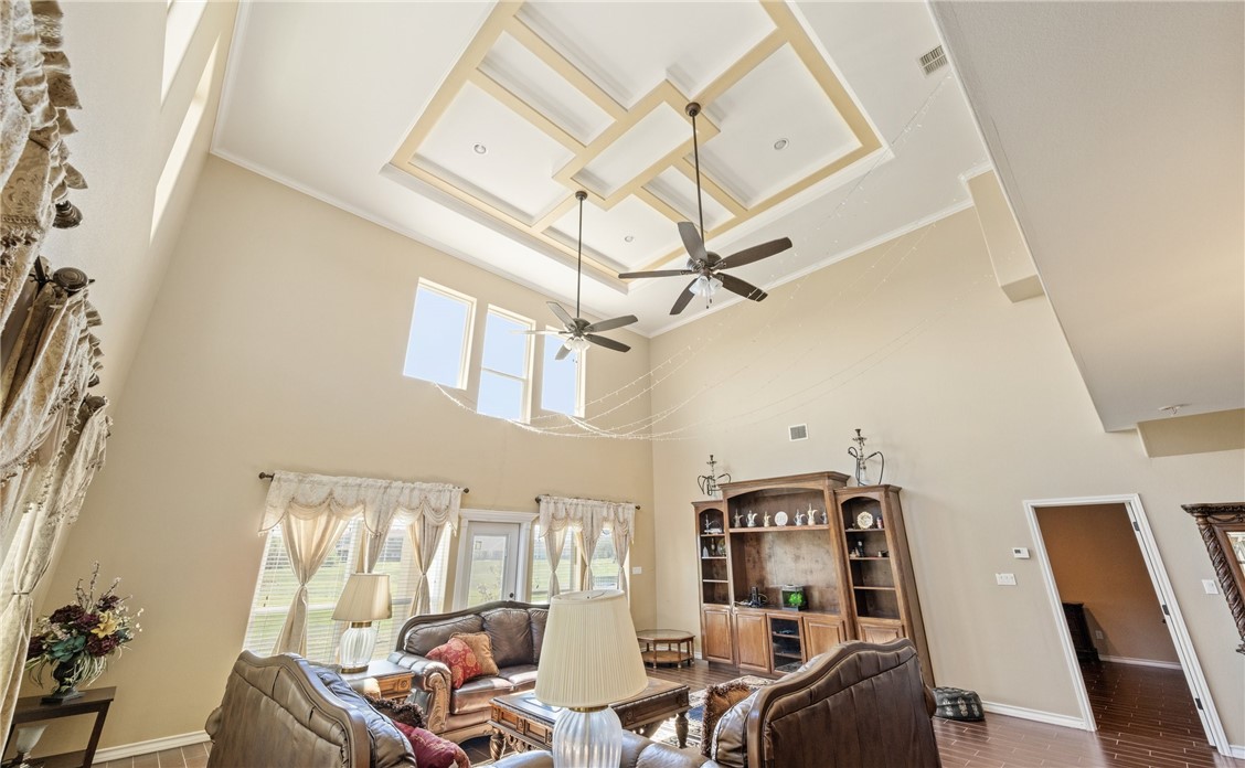6025 Garden Court Property Photo 14