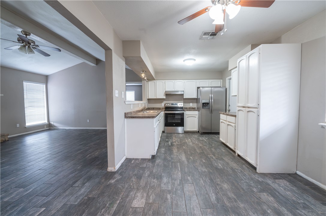 910 Red Start Property Photo 8