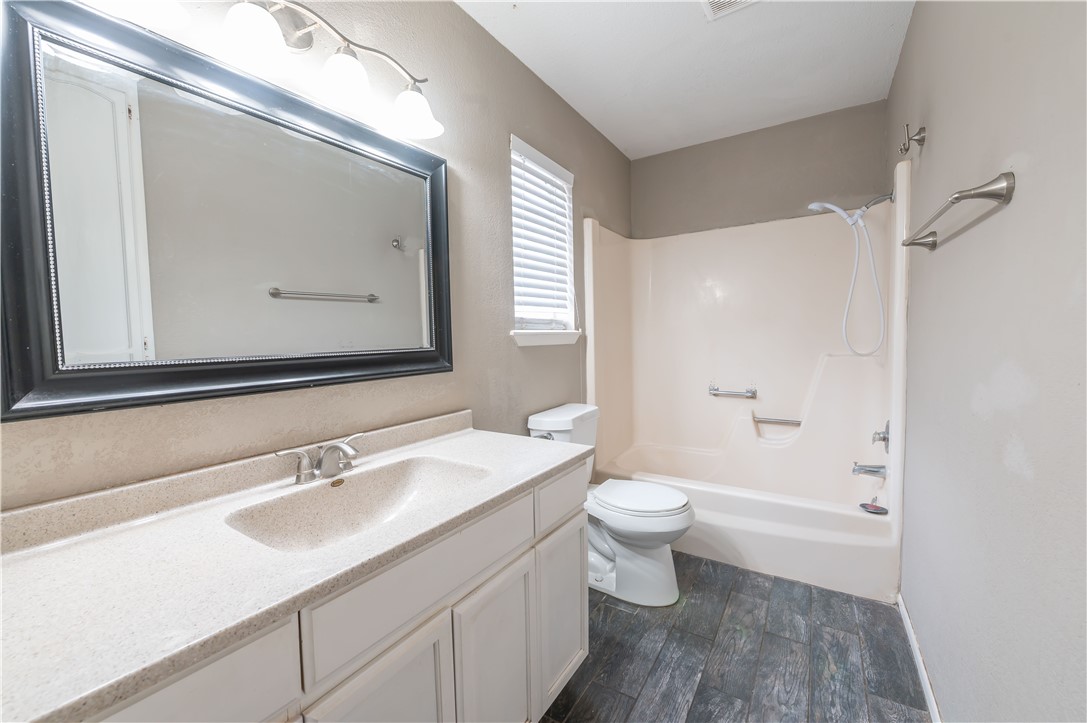 910 Red Start Property Photo 12