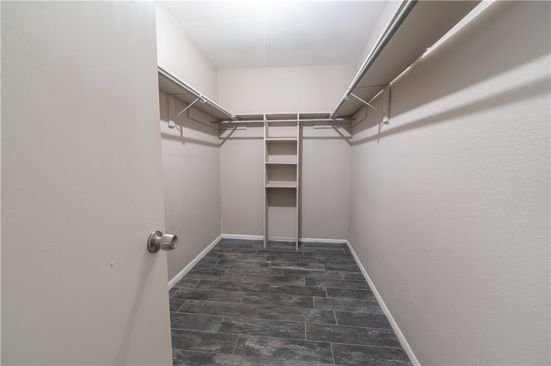 910 Red Start Property Photo 13