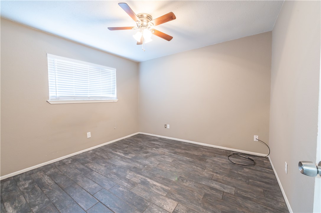 910 Red Start Property Photo 14