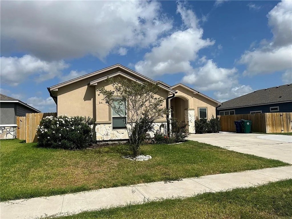 2229 Ruby Dr Property Photo 1