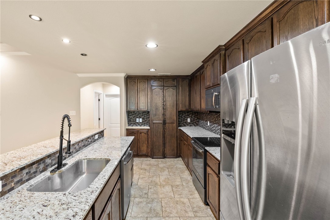 7329 Clapton Dr Property Photo 9