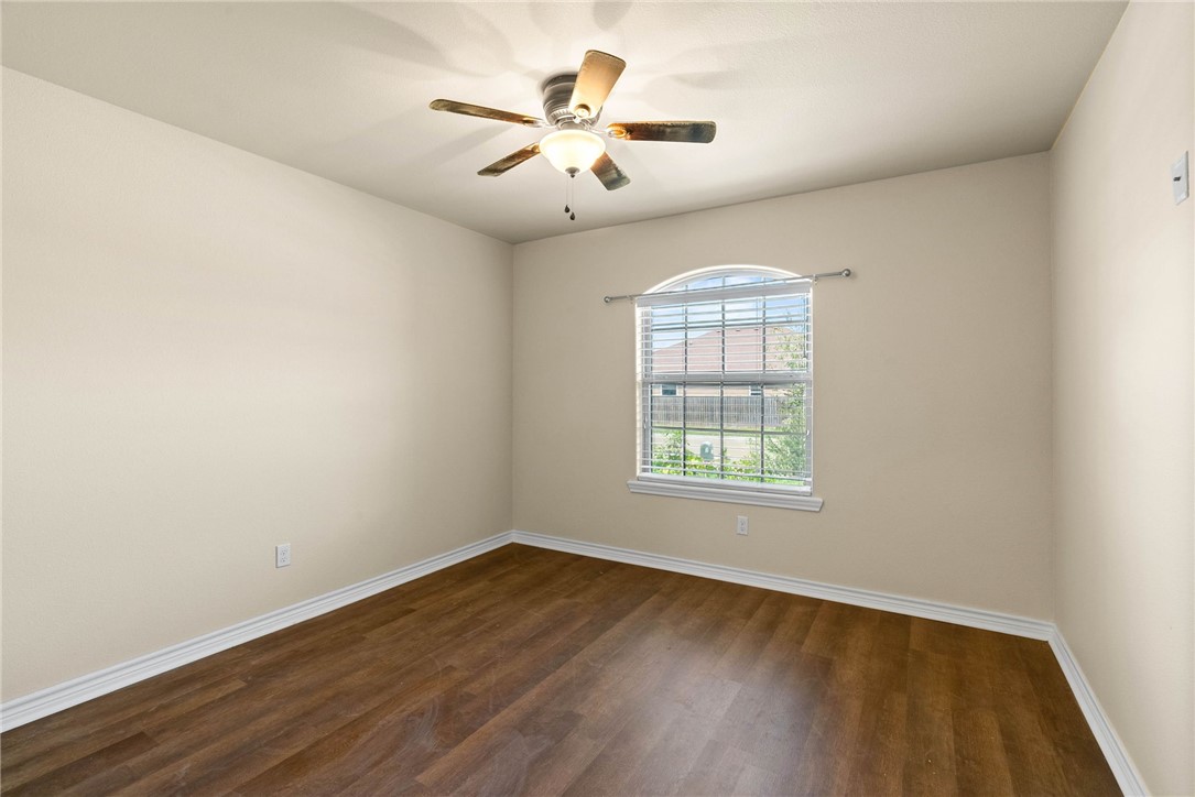 7329 Clapton Dr Property Photo 20