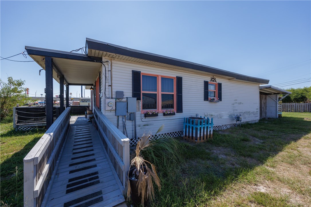 1002 Waldron Property Photo 4