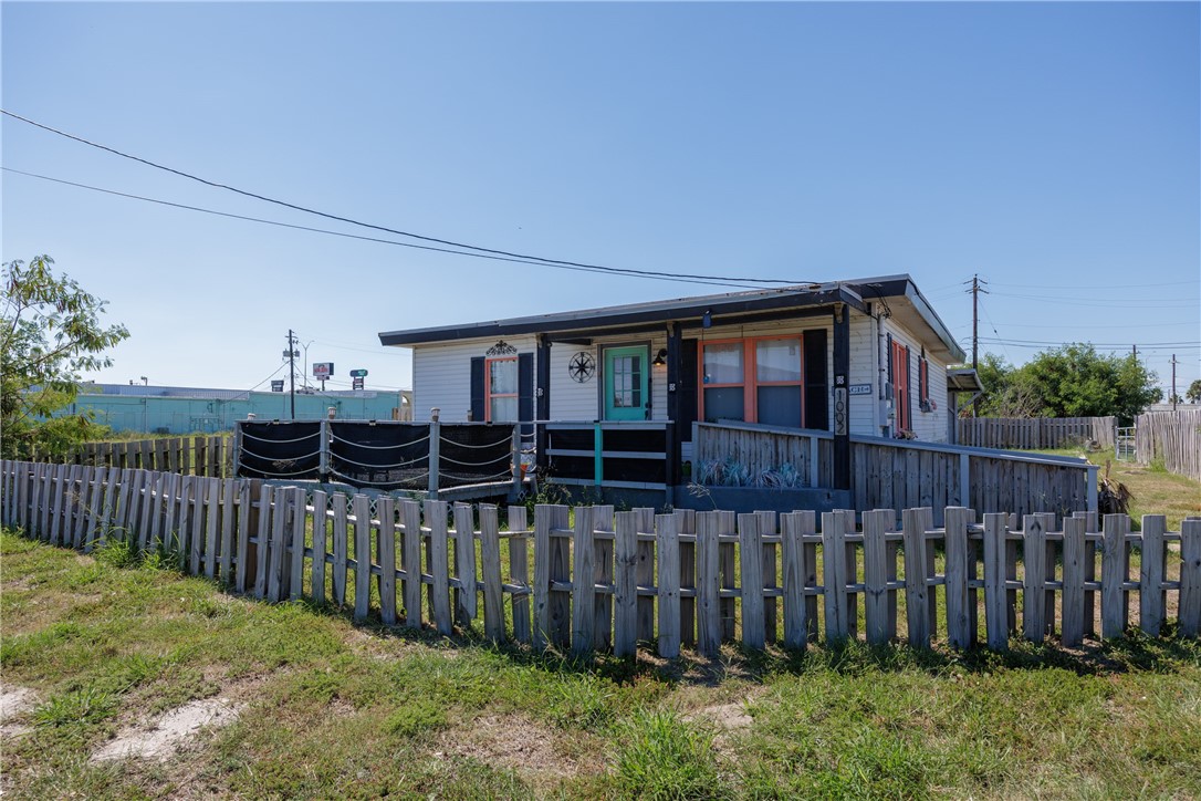 1002 Waldron Property Photo 9